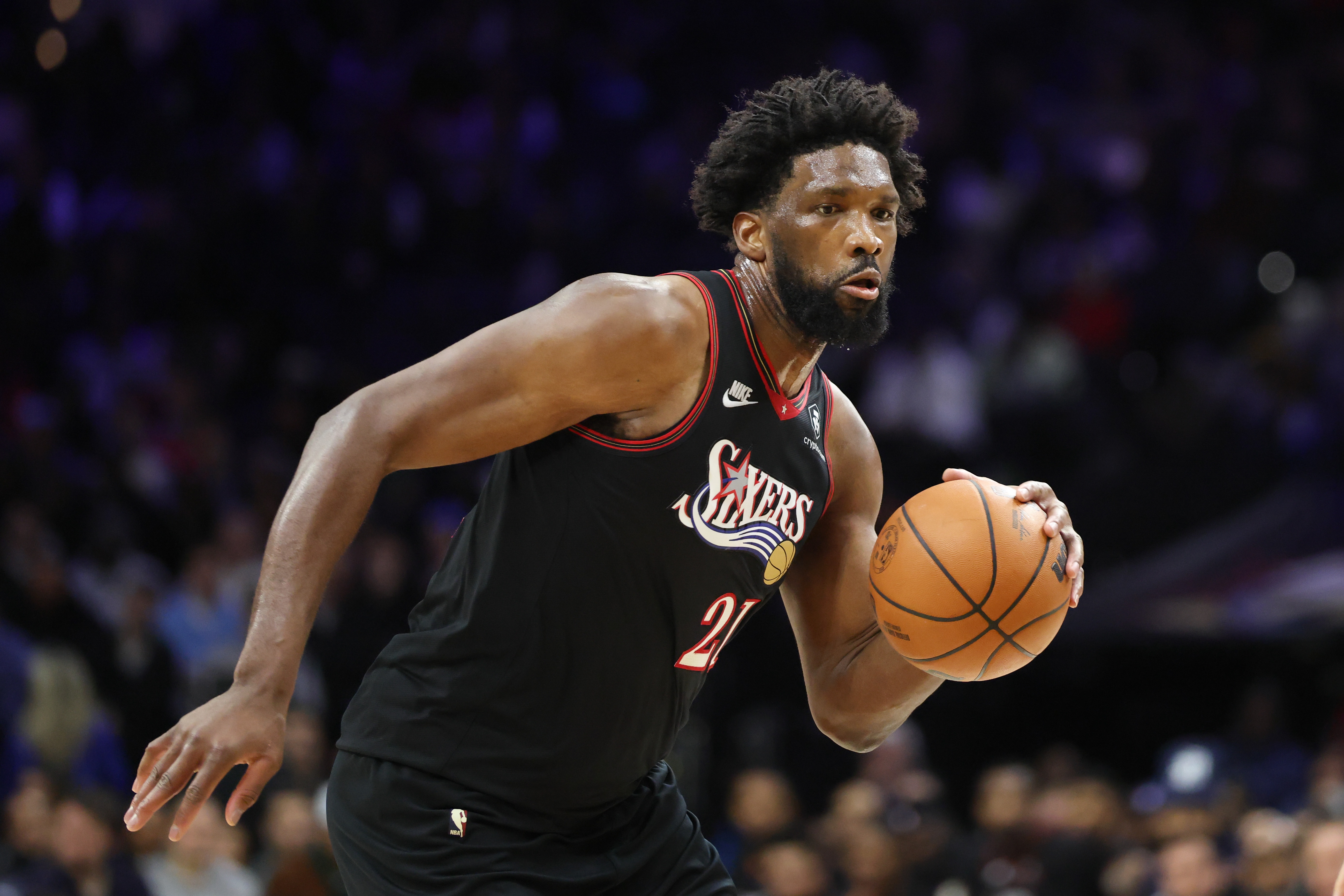 5失误辣眼!恩比德半场8中4拿到13分 正负值-12